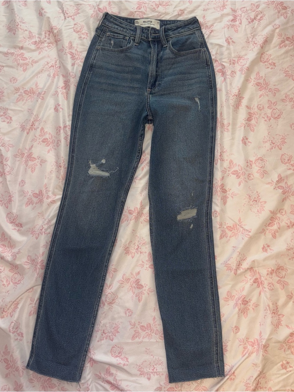 Hollister Curvy Ulta High-Rise Mom Denim Jeans